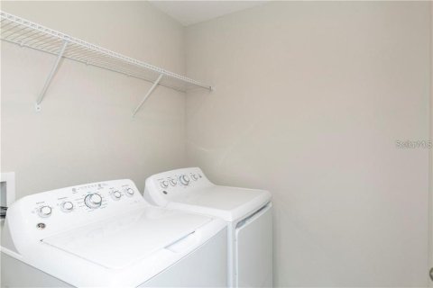 Townhouse in New Port Richey, Florida 3 bedrooms, 163.51 sq.m. № 2218165 - photo 13