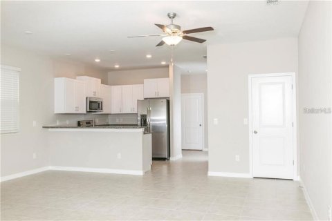 Townhouse in New Port Richey, Florida 3 bedrooms, 163.51 sq.m. № 2218165 - photo 10
