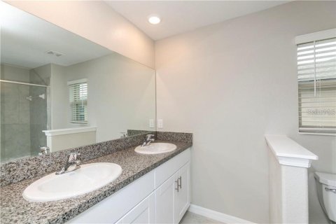 Townhouse in New Port Richey, Florida 3 bedrooms, 163.51 sq.m. № 2218165 - photo 16