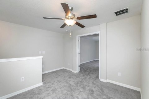 Townhouse in New Port Richey, Florida 3 bedrooms, 163.51 sq.m. № 2218165 - photo 12