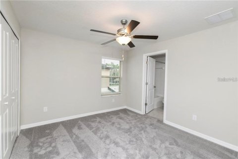 Townhouse in New Port Richey, Florida 3 bedrooms, 163.51 sq.m. № 2218165 - photo 19
