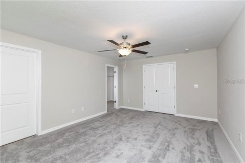 Townhouse in New Port Richey, Florida 3 bedrooms, 163.51 sq.m. № 2218165 - photo 15