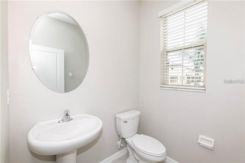 Townhouse in New Port Richey, Florida 3 bedrooms, 163.51 sq.m. № 2218165 - photo 4