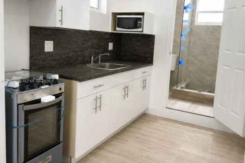 Immobilier commercial à louer à Homestead, Floride: 2 chambres, 272.76 m2 № 2246529 - photo 5