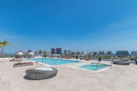 Condo in Bay Harbor Islands, Florida, 3 bedrooms  № 1709095 - photo 29