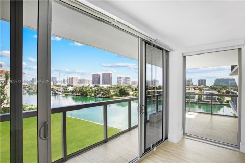 Condo in Bay Harbor Islands, Florida, 3 bedrooms  № 1709095 - photo 5