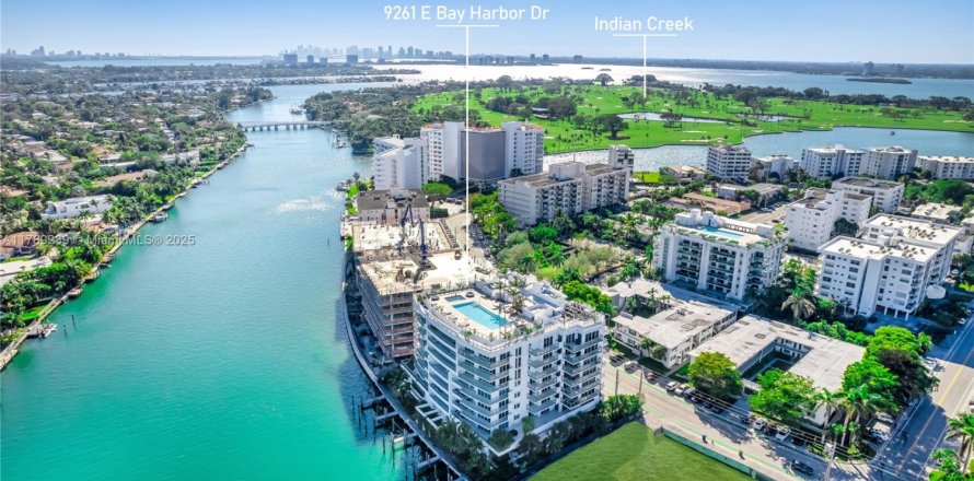 Condo in Bay Harbor Islands, Florida, 3 bedrooms  № 1709095