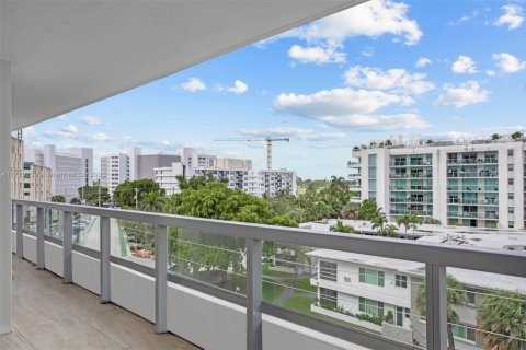 Condo in Bay Harbor Islands, Florida, 3 bedrooms  № 1709095 - photo 19