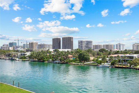 Condo in Bay Harbor Islands, Florida, 3 bedrooms  № 1709095 - photo 26