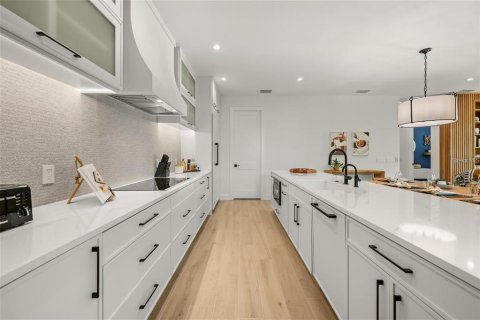 Casa en venta en Anna Maria, Florida, 5 dormitorios, 236.44 m2 № 1906322 - foto 17