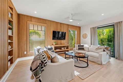 Casa en venta en Anna Maria, Florida, 5 dormitorios, 236.44 m2 № 1906322 - foto 9