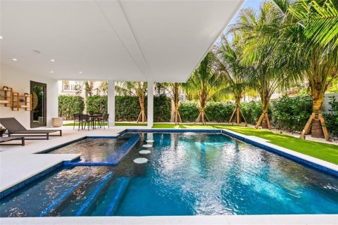 House in Anna Maria, Florida 5 bedrooms, 236.44 sq.m. № 1906322 - photo 6