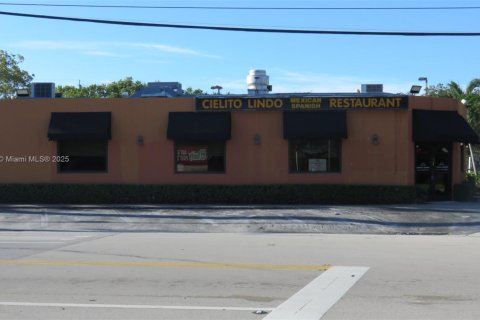 Commercial property in Pompano Beach, Florida № 1923293 - photo 3