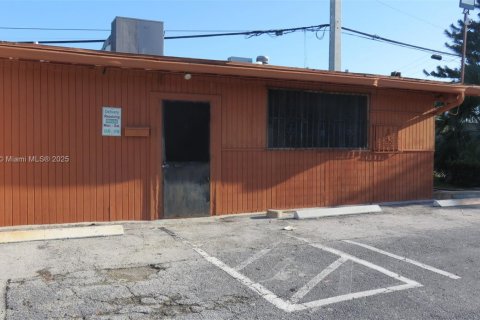 Commercial property in Pompano Beach, Florida № 1923293 - photo 6