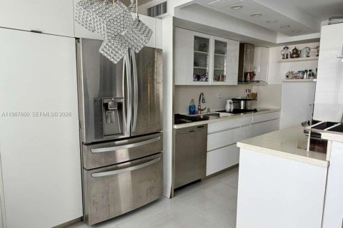 Condominio en venta en Sunny Isles Beach, Florida, 2 dormitorios, 138.24 m2 № 2029285 - foto 5