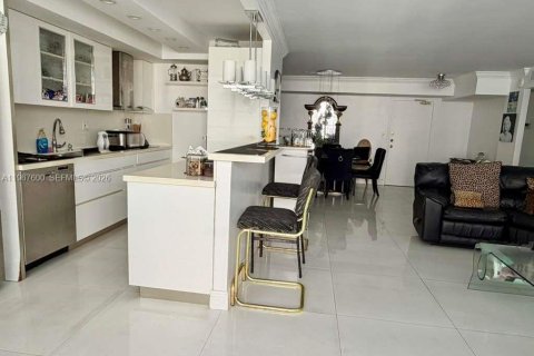 Condominio en venta en Sunny Isles Beach, Florida, 2 dormitorios, 138.24 m2 № 2029285 - foto 7