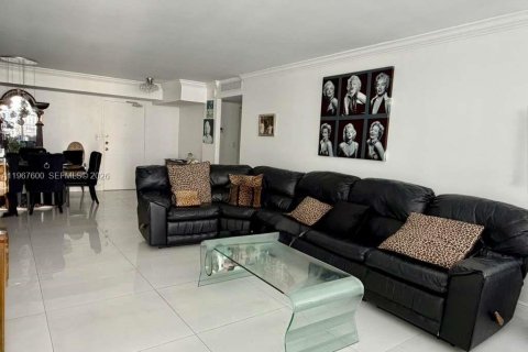 Condominio en venta en Sunny Isles Beach, Florida, 2 dormitorios, 138.24 m2 № 2029285 - foto 8