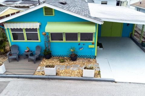House in Bradenton, Florida 2 bedrooms, 69.49 sq.m. № 1616883 - photo 1