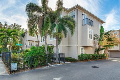 Touwnhouse à vendre à Tampa, Floride: 3 chambres, 181.72 m2 № 1898951 - photo 6