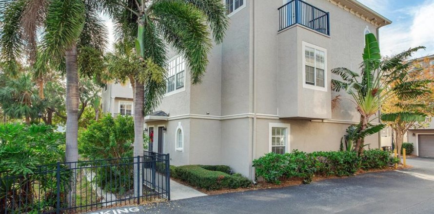 Touwnhouse à Tampa, Floride 3 chambres, 181.72 m2 № 1898951
