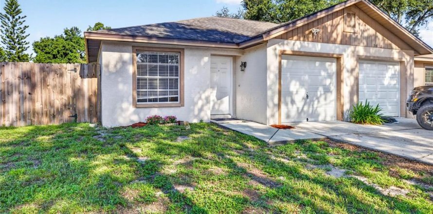 Villa ou maison à Palm Harbor, Floride 2 chambres, 74.04 m2 № 2418353