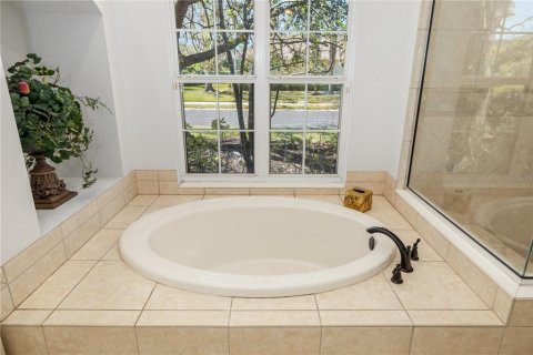 House in University Park, Florida 4 bedrooms, 278.34 sq.m. № 1718695 - photo 16