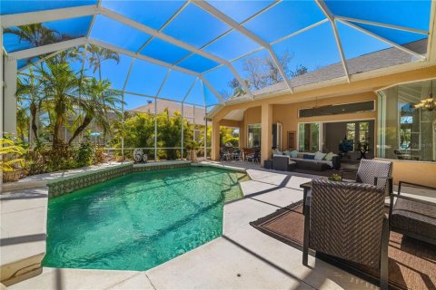 House in University Park, Florida 4 bedrooms, 278.34 sq.m. № 1718695 - photo 2