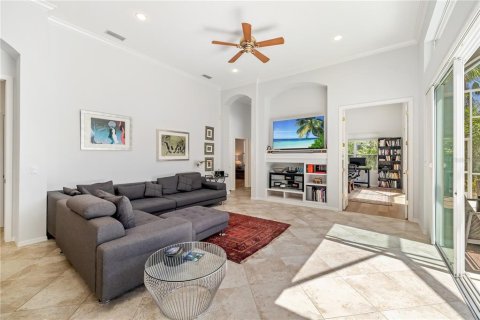 House in University Park, Florida 4 bedrooms, 278.34 sq.m. № 1718695 - photo 11
