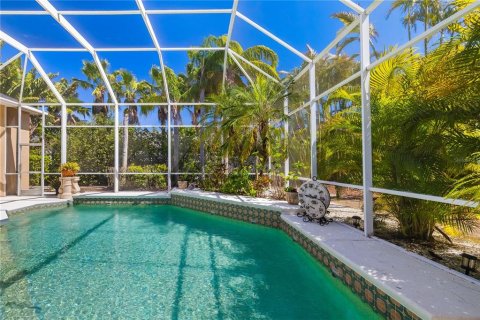 House in University Park, Florida 4 bedrooms, 278.34 sq.m. № 1718695 - photo 26