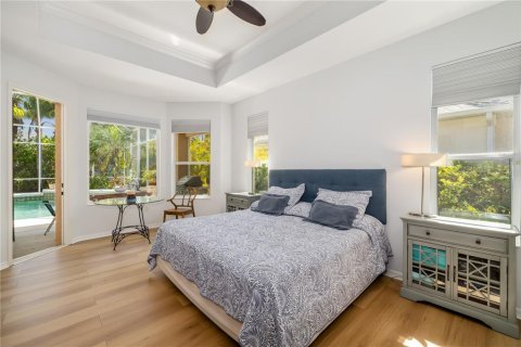 House in University Park, Florida 4 bedrooms, 278.34 sq.m. № 1718695 - photo 14