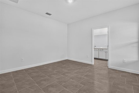 House in Punta Gorda, Florida 4 bedrooms, 175.03 sq.m. № 2222311 - photo 10
