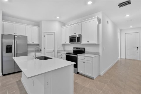 House in Punta Gorda, Florida 4 bedrooms, 175.03 sq.m. № 2222311 - photo 6