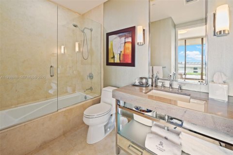 Condo in Bal Harbour, Florida, 2 bedrooms  № 1994605 - photo 20