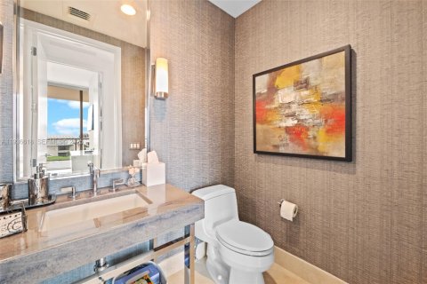 Condo in Bal Harbour, Florida, 2 bedrooms  № 1994605 - photo 12