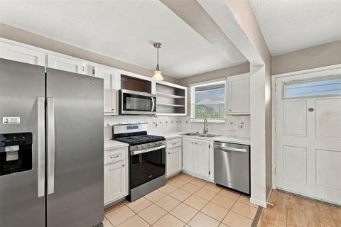 Copropriété à louer à Saint Petersburg, Floride: 1 chambre, 161.65 m2 № 2425836 - photo 7