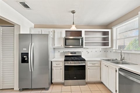 Copropriété à louer à Saint Petersburg, Floride: 1 chambre, 161.65 m2 № 2425836 - photo 6