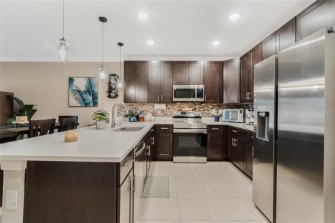 Townhouse in Kissimmee, Florida 3 bedrooms, 163.69 sq.m. № 1558605 - photo 9