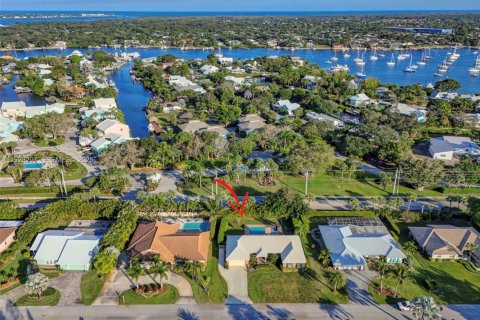 Villa ou maison à vendre à Stuart, Floride: 4 chambres, 230.77 m2 № 1988529 - photo 2