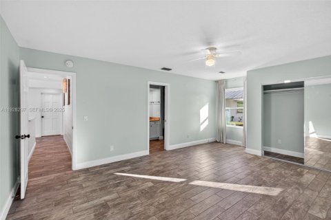 Villa ou maison à vendre à Stuart, Floride: 4 chambres, 230.77 m2 № 1988529 - photo 25