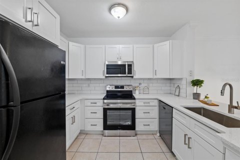Copropriété à louer à Orlando, Floride: 2 chambres, 103.59 m2 № 2408217 - photo 3