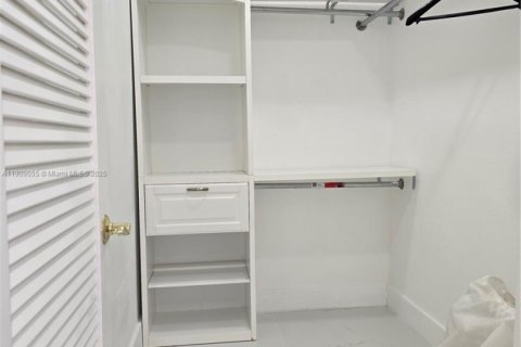 Condominio en alquiler en Lauderhill, Florida, 2 dormitorios, 101.54 m2 № 2059704 - foto 18