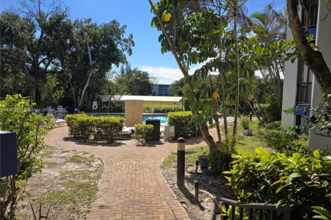 Condominio en alquiler en Lauderhill, Florida, 2 dormitorios, 101.54 m2 № 2059704 - foto 11