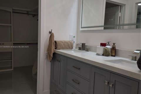 Condominio en alquiler en Lauderhill, Florida, 2 dormitorios, 101.54 m2 № 2059704 - foto 9
