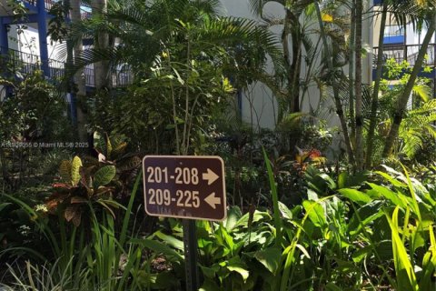 Condominio en alquiler en Lauderhill, Florida, 2 dormitorios, 101.54 m2 № 2059704 - foto 17