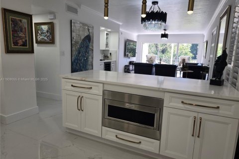 Condominio en alquiler en Lauderhill, Florida, 2 dormitorios, 101.54 m2 № 2059704 - foto 2