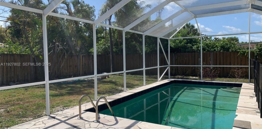 Casa en Pompano Beach, Florida 3 dormitorios, 118.08 m2 № 1986777