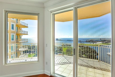 Condominio en alquiler en Saint Petersburg, Florida, 3 dormitorios, 278.71 m2 № 1749315 - foto 6