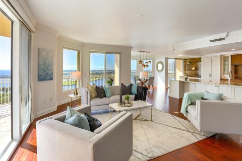 Condominio en alquiler en Saint Petersburg, Florida, 3 dormitorios, 278.71 m2 № 1749315 - foto 3
