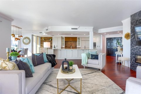 Condominio en alquiler en Saint Petersburg, Florida, 3 dormitorios, 278.71 m2 № 1749315 - foto 5