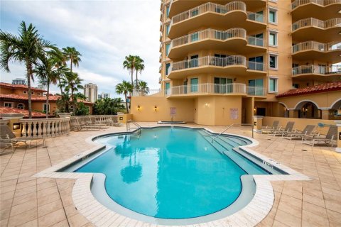 Condominio en alquiler en Saint Petersburg, Florida, 3 dormitorios, 278.71 m2 № 1749315 - foto 28